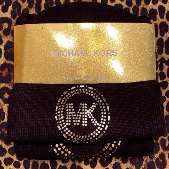 Brand New Michael Kors Black Knit Scarf & Hat Set w/ Silver Reflective Accent - Picture 1 of 11